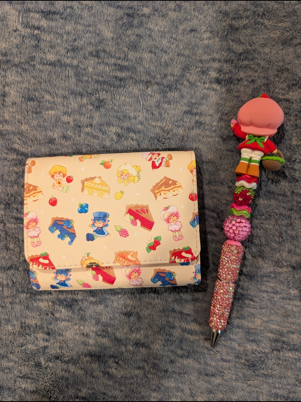 Loungefly x Strawberry Shortcake Pink Character Wallet And Pen - Picture 3 of 7